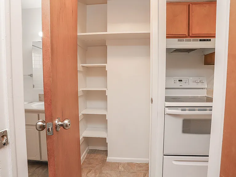 2459 S York St — Photo 37