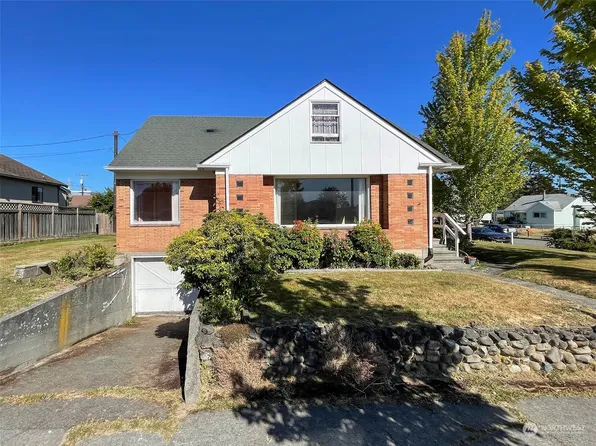 222 N Francis Street, Port Angeles, WA 98362