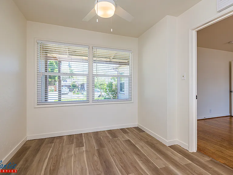 365 Macarthur Ave — Photo 5