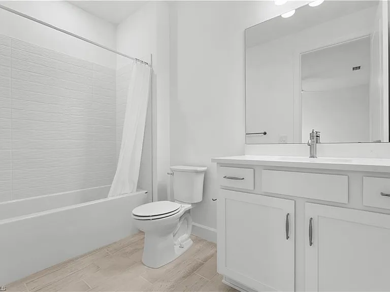 2104 Freemont Way NE — Photo 16