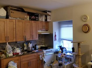511 S 42nd St APT 3R, Philadelphia, PA 19104