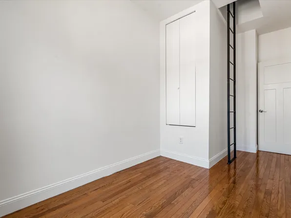 26-19 14th Place image 28 of 33