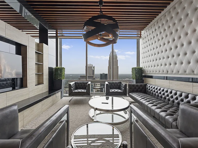 The VUE Charlotte On 5th — Photo 22
