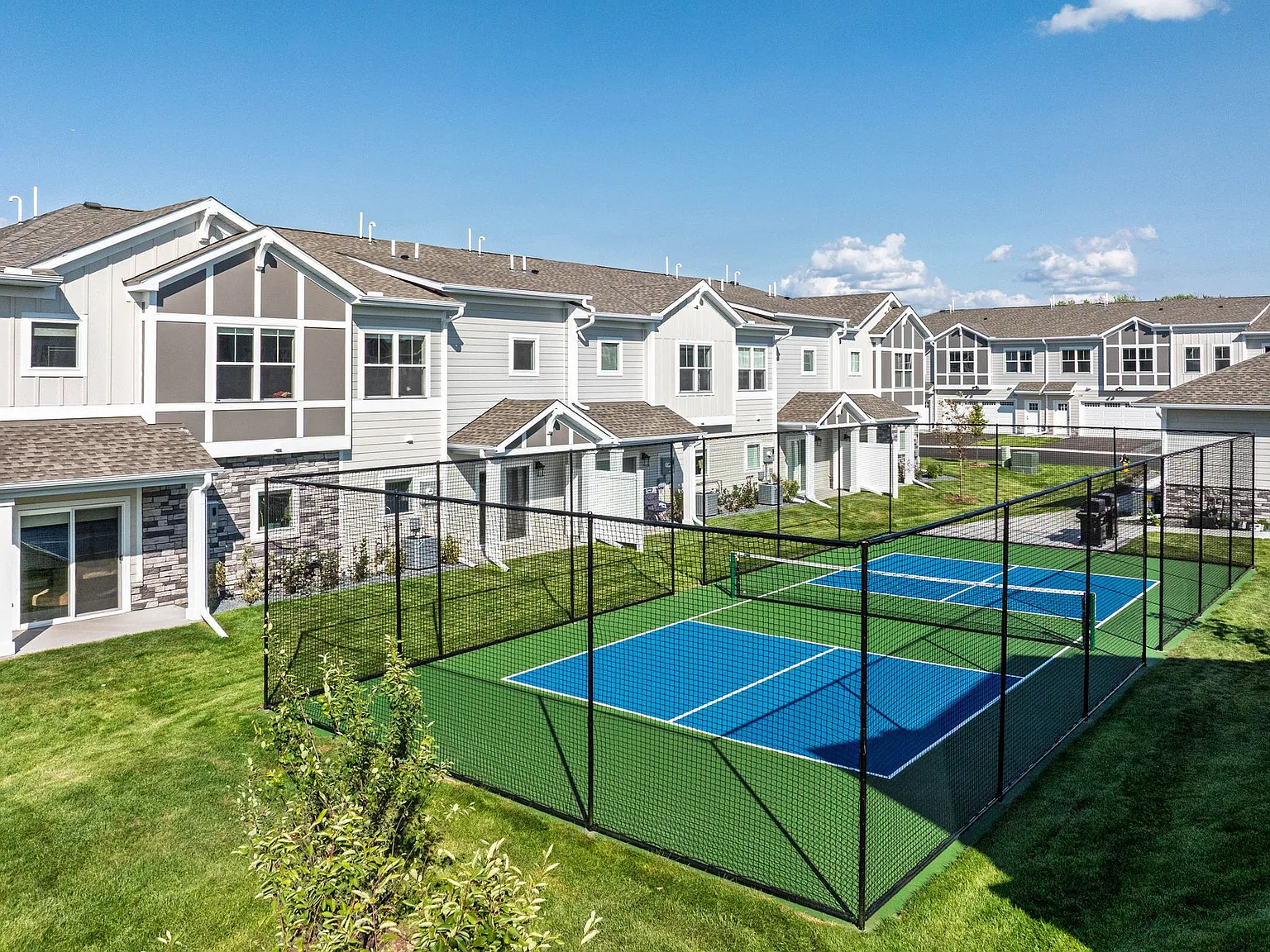 Gateway Court Townhomes — Photo 2