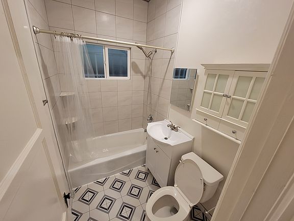 3rd image of 208 N La Peer Dr #3