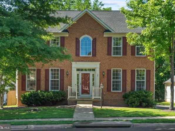14 Cooper Run St, Lovettsville, VA 20180