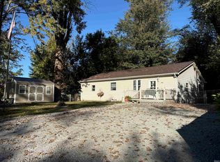 1016 N Roosevelt St, Silver Lake, IN 46982