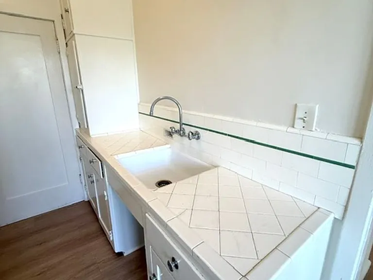 Fair Oaks Apts — Photo 22