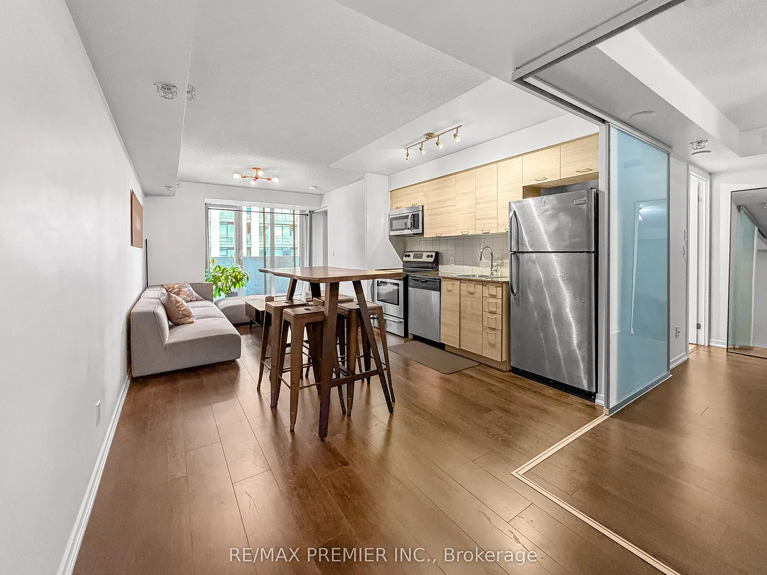 2 bed, $2,450 — Photo 2