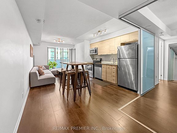 2nd image of 20 Joe Shuster Way #811