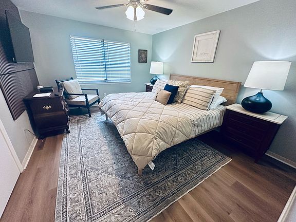 3rd image of 200 Autumn Dr APT 8C