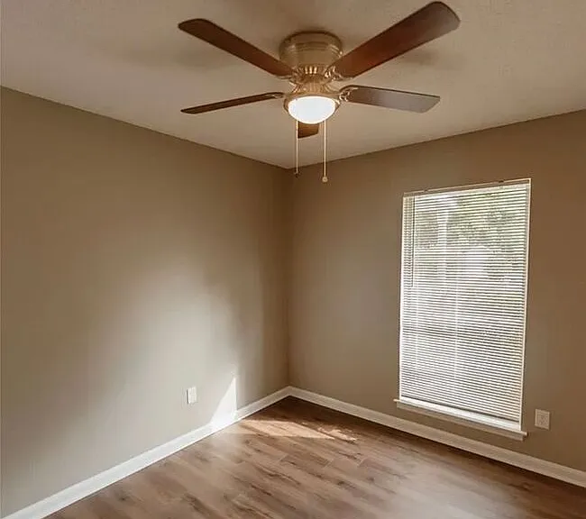 6107 Gladstone Dr — Photo 12