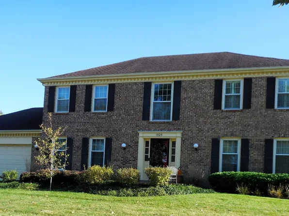 1925 Manor Ln, Mundelein, IL 60060