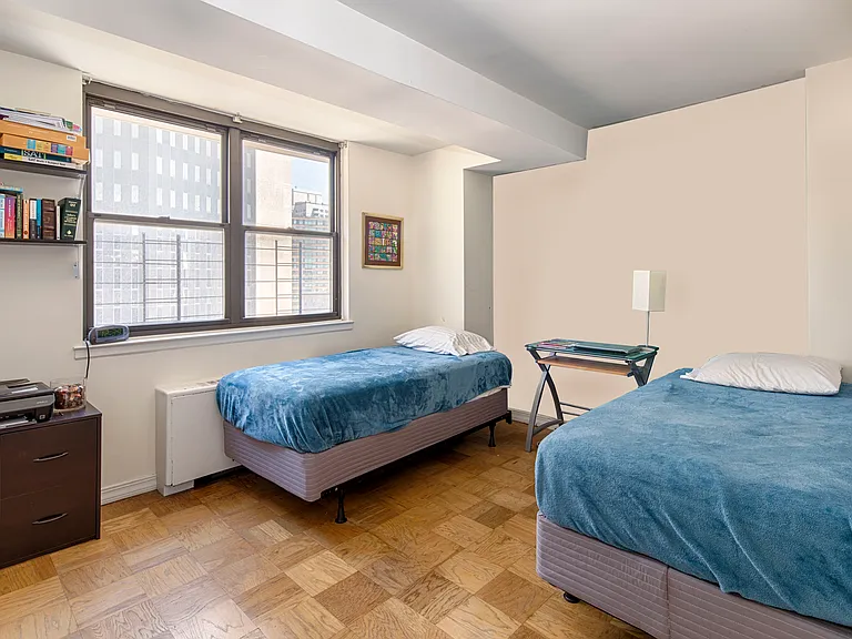 225 E 36th St #21B — Photo 8