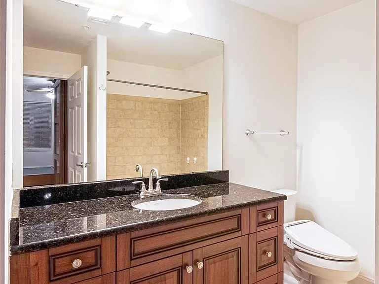 300 W 5th St #521 — Photo 9