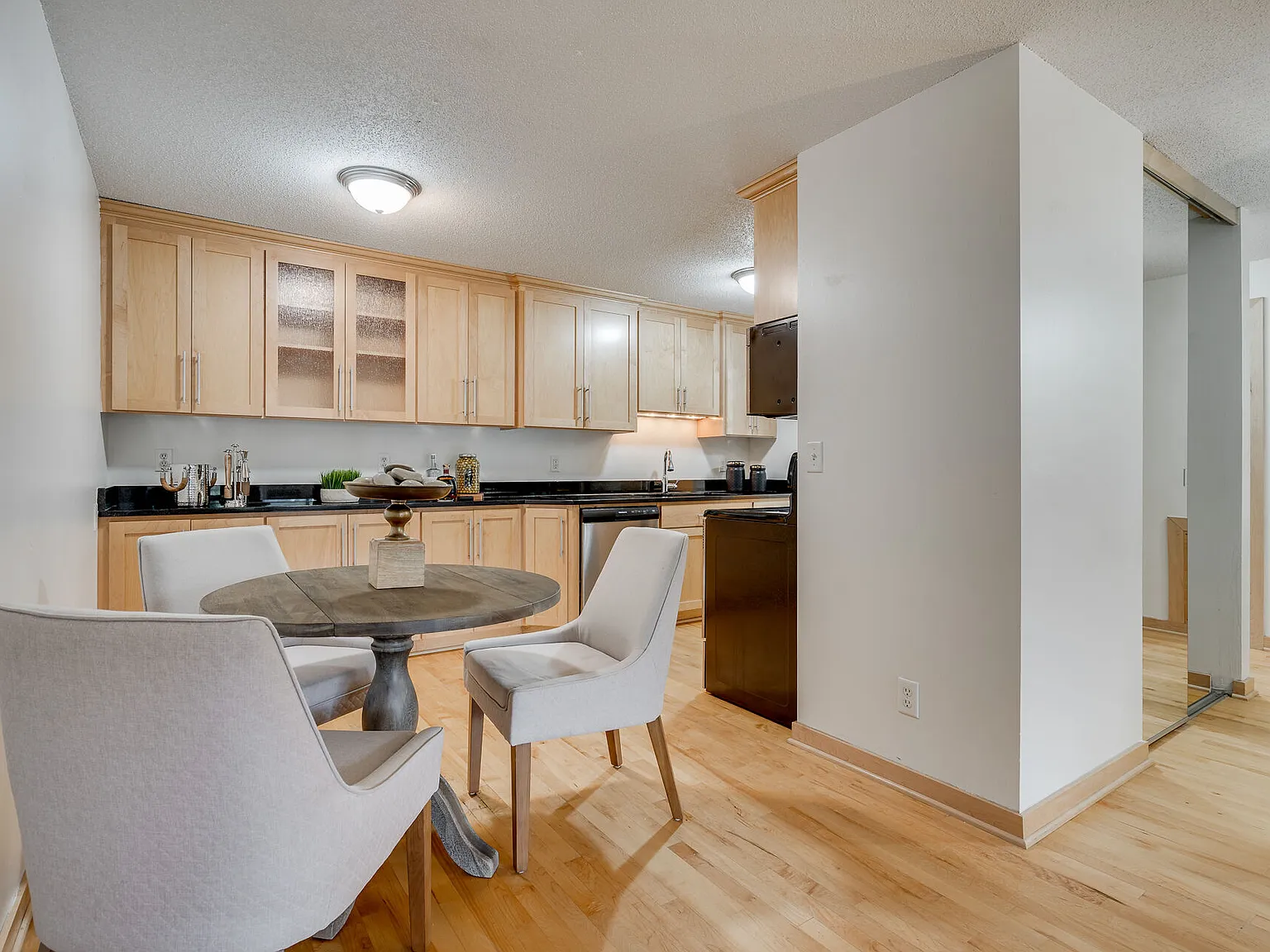 311 Kenwood Pkwy — Photo 3