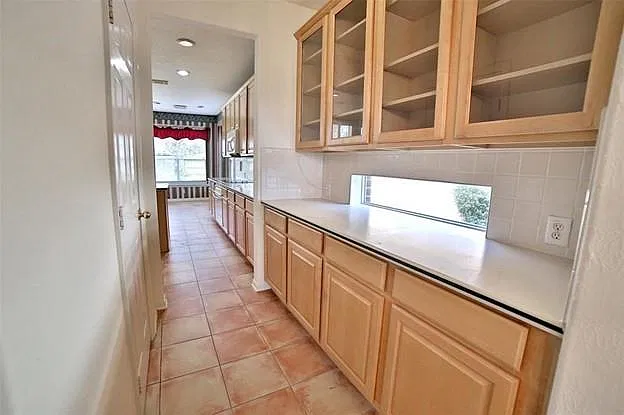 4 bed, 3.5 bath, $2,290 — Photo 4