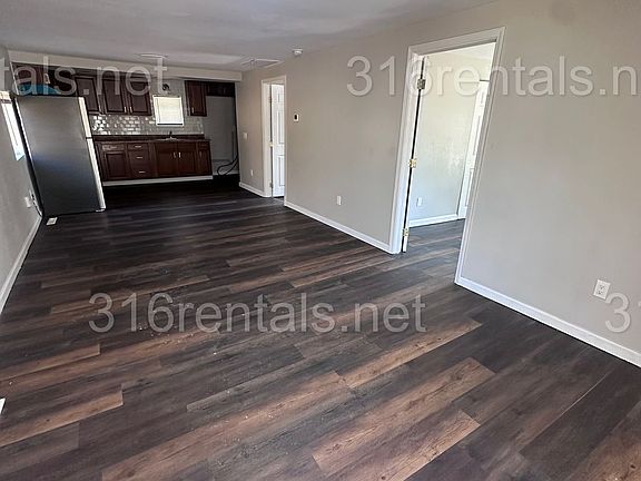 3rd image of 1844 S Hiram Ave