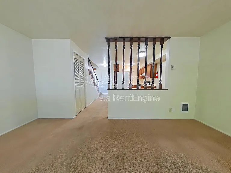 803 SW 8th St #7 — Photo 4