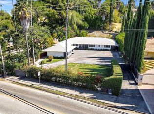 4450 Hayvenhurst Ave, Encino, CA 91436
