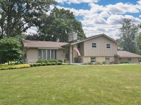 1940 Elm Terrace CIRCLE, Brookfield, WI 53045