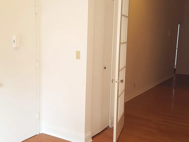 36 Sutton St #1R — Photo 5