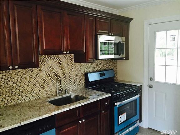3rd image of 8 Cott Ct