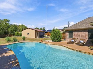 107 Chance Ct, Springtown, TX 76082
