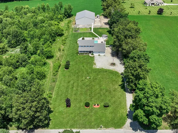 6983 E Division Rd, Mill Creek, IN 46365