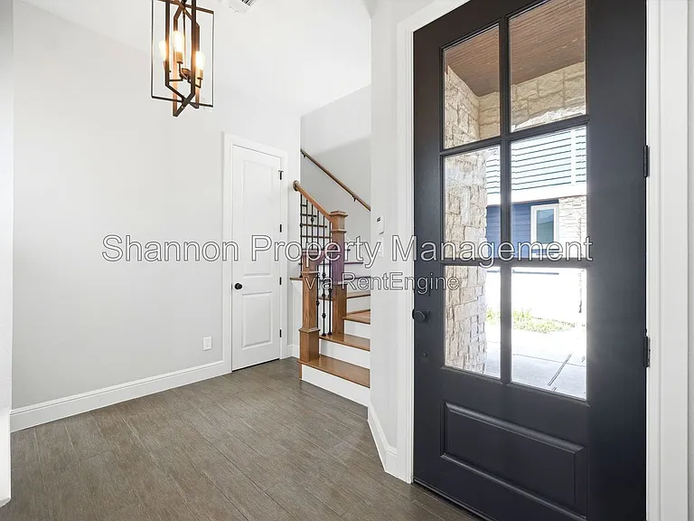 1204 W 16th St #B — Photo 8
