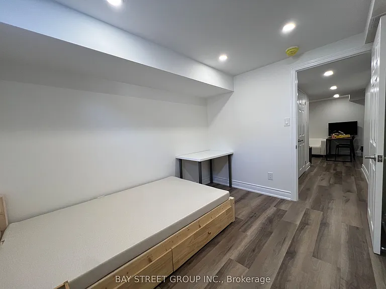 155 Roywood Dr #BASEMENT — Photo 8