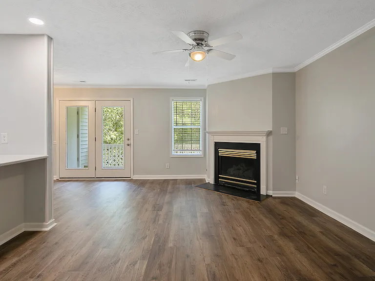 295 Warton Ln #7 — Photo 36
