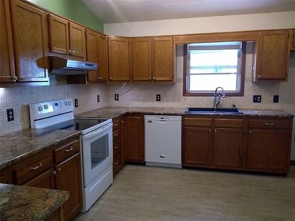 4th image of 308 Ironwood Dr