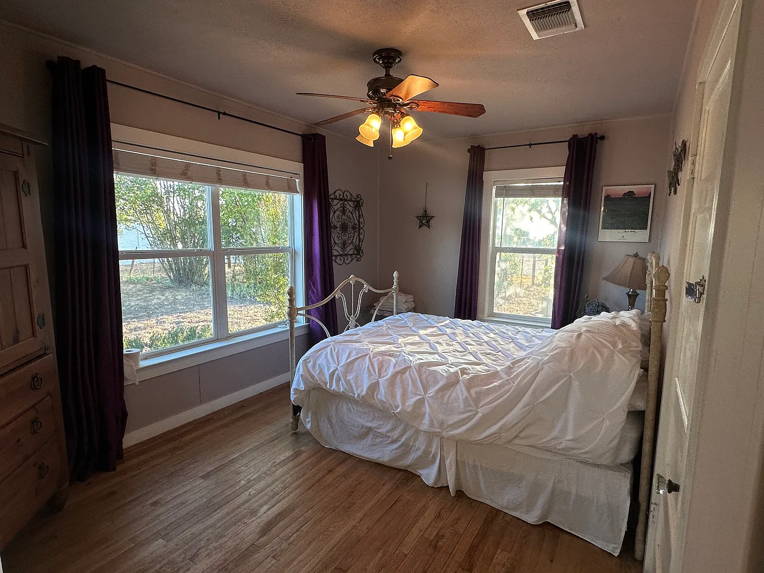 3 bed, 1250 sqft, $1,700 — Photo 1