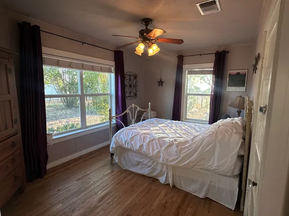 660 Ranch Rd, Stonewall, TX 78671