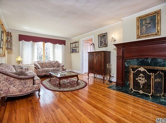 4th image of 7 Jefferson St