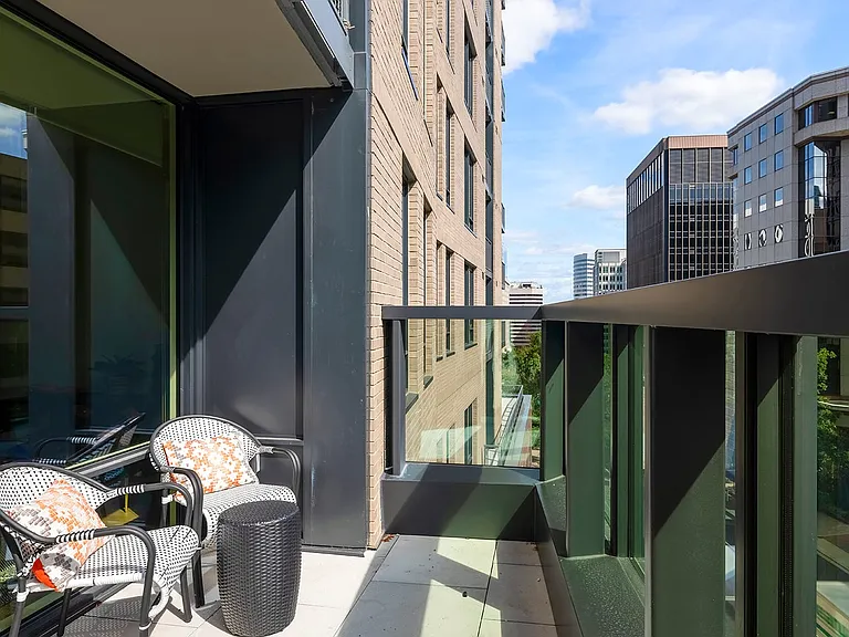 Cortland Rosslyn — Photo 30