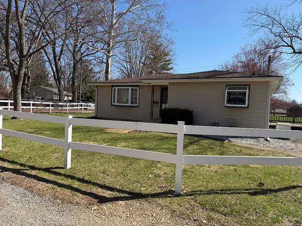 4 Geneske Ct, Streator, IL 61364
