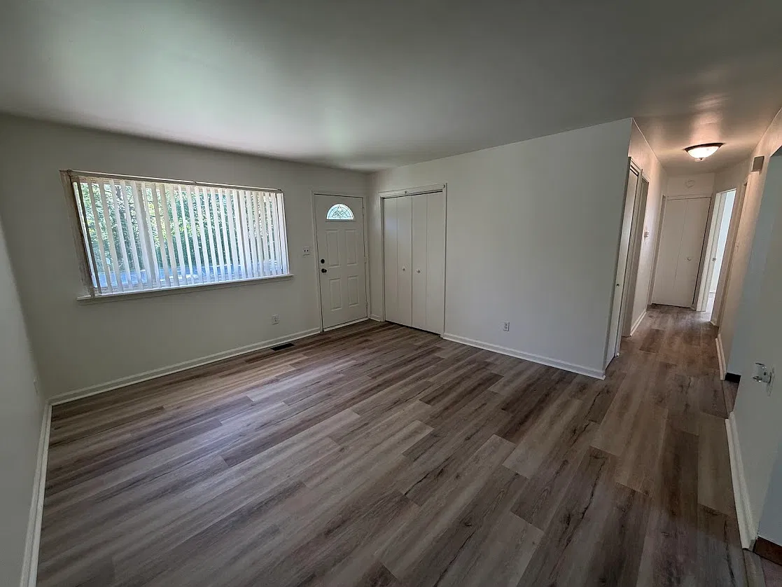 3 bed, 1.5 bath, 1017 sqft, $1,650 — Photo 4