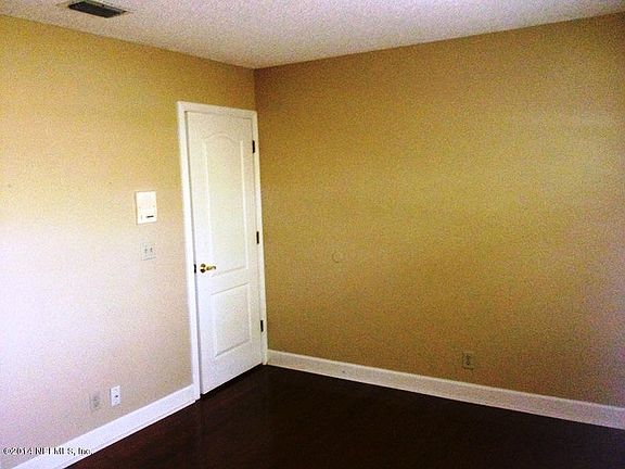 3rd image of 1608 Colonial Dr