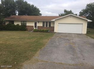 1845 S Country Club Rd, Carthage, MO 64836