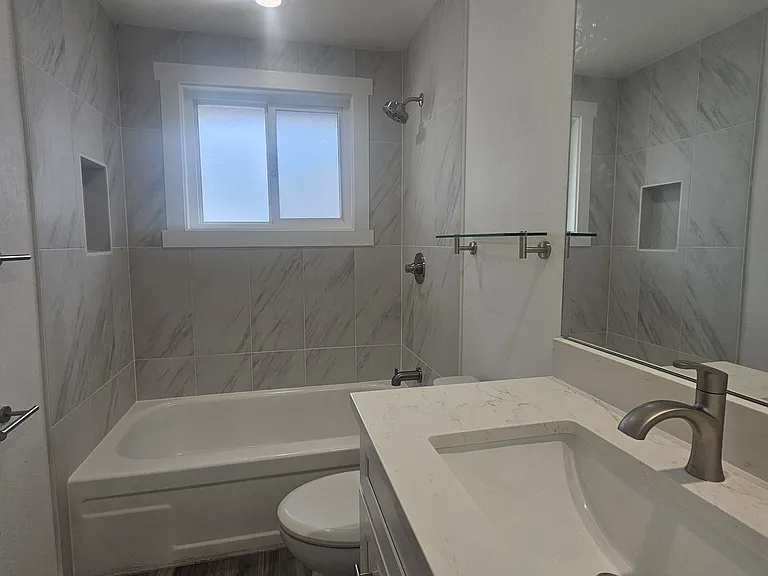 13936 SE Powell Blvd — Photo 14