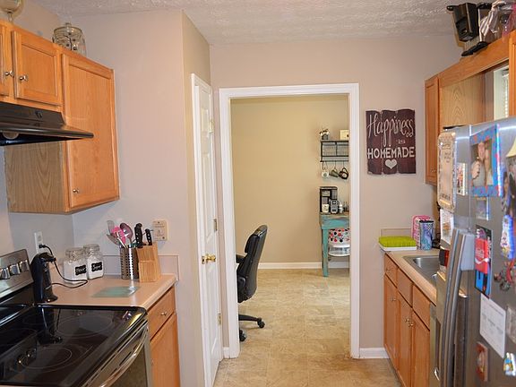 3rd image of 130 Sydney Woods Dr