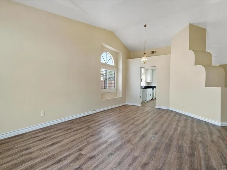 1645 W Victoria St — Photo 5