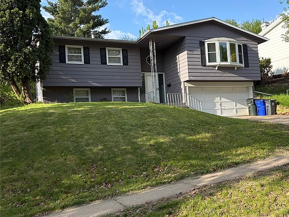 3rd image of 2029 Birchwood Dr NE