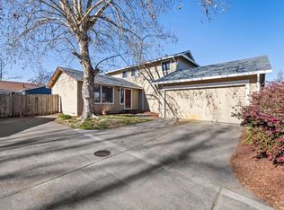 1091 Dickens Dr, Santa Rosa, CA 95401