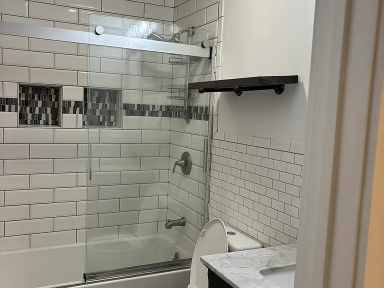 951 Hollywood St #D — Photo 17
