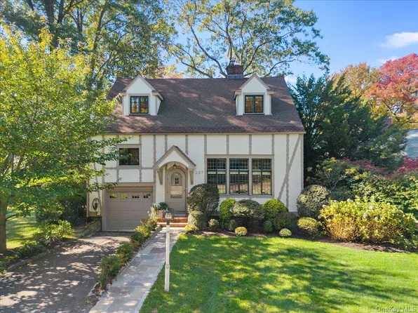 207 Mulberry Lane, Larchmont, NY 10538
