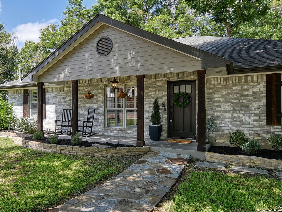 1st image of 828 LONE STAR DR