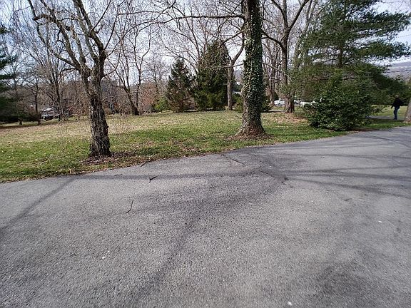 4th image of 107 Gilpin Ave